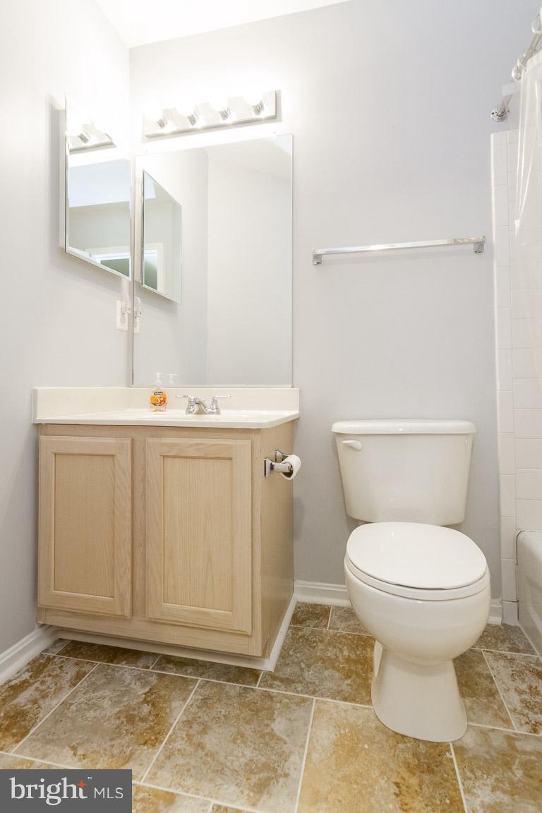 LAKECREST - Residential