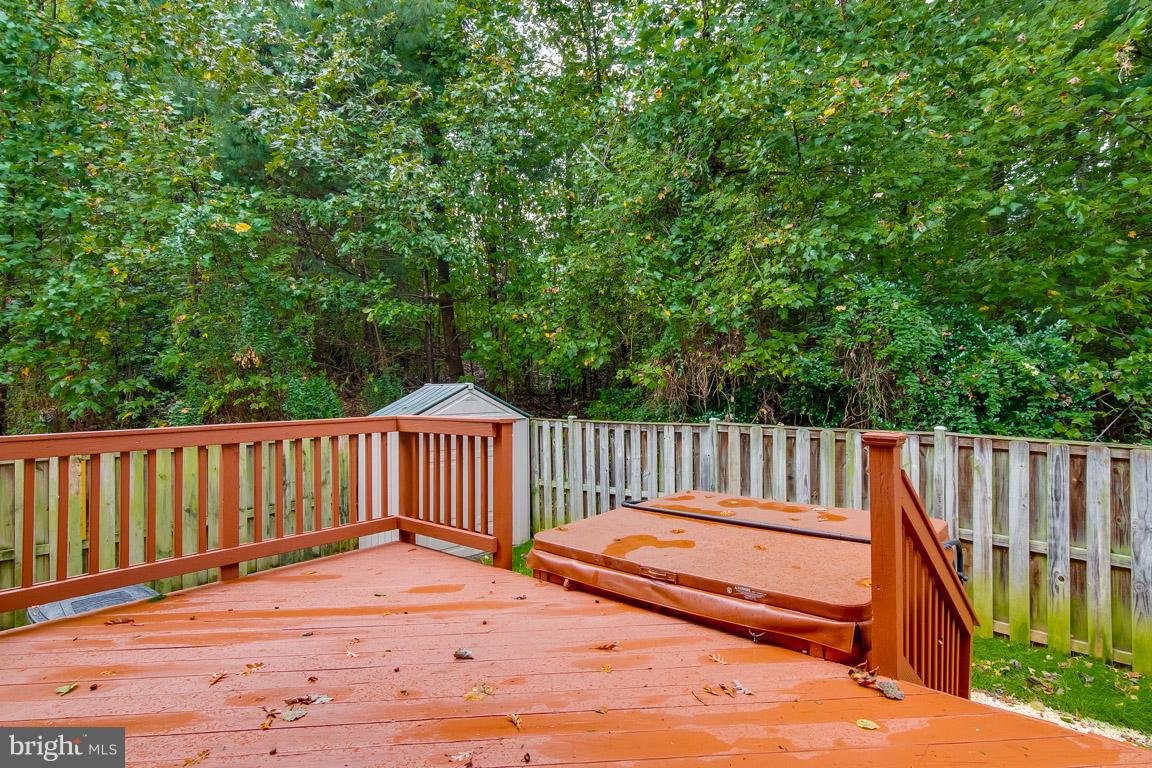 LAKECREST - Residential