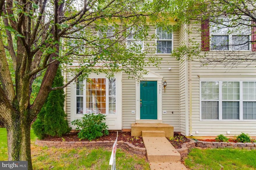 Like new completely renovated TH with SS appliances, granite counter tops, and fresh paint.  Well lighted end-unit boasting fenced back yard, deck, hot-tub,(as is) and property backs to woods!  Basement bedroom is not to code.