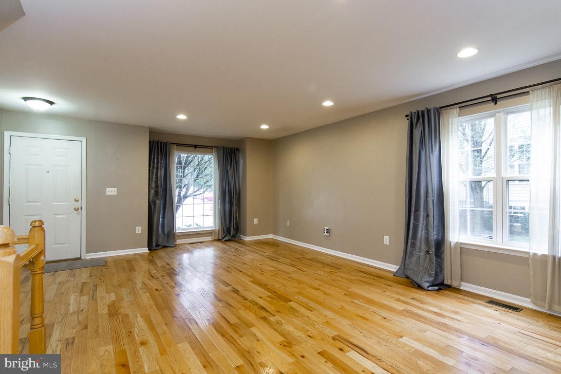 LAKECREST - Residential