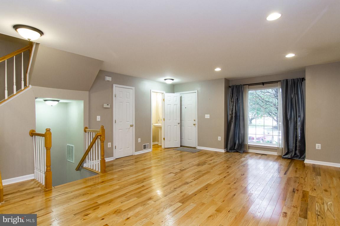 LAKECREST - Residential