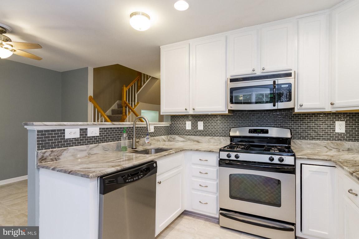 LAKECREST - Residential