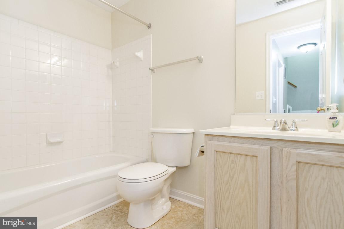 LAKECREST - Residential