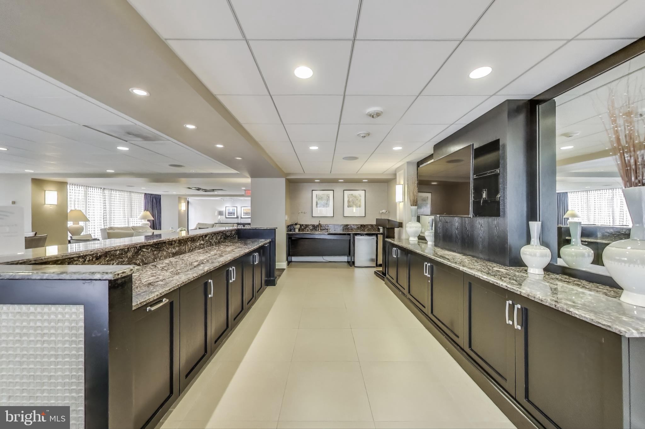 THE ELIZABETH - Residential Lease