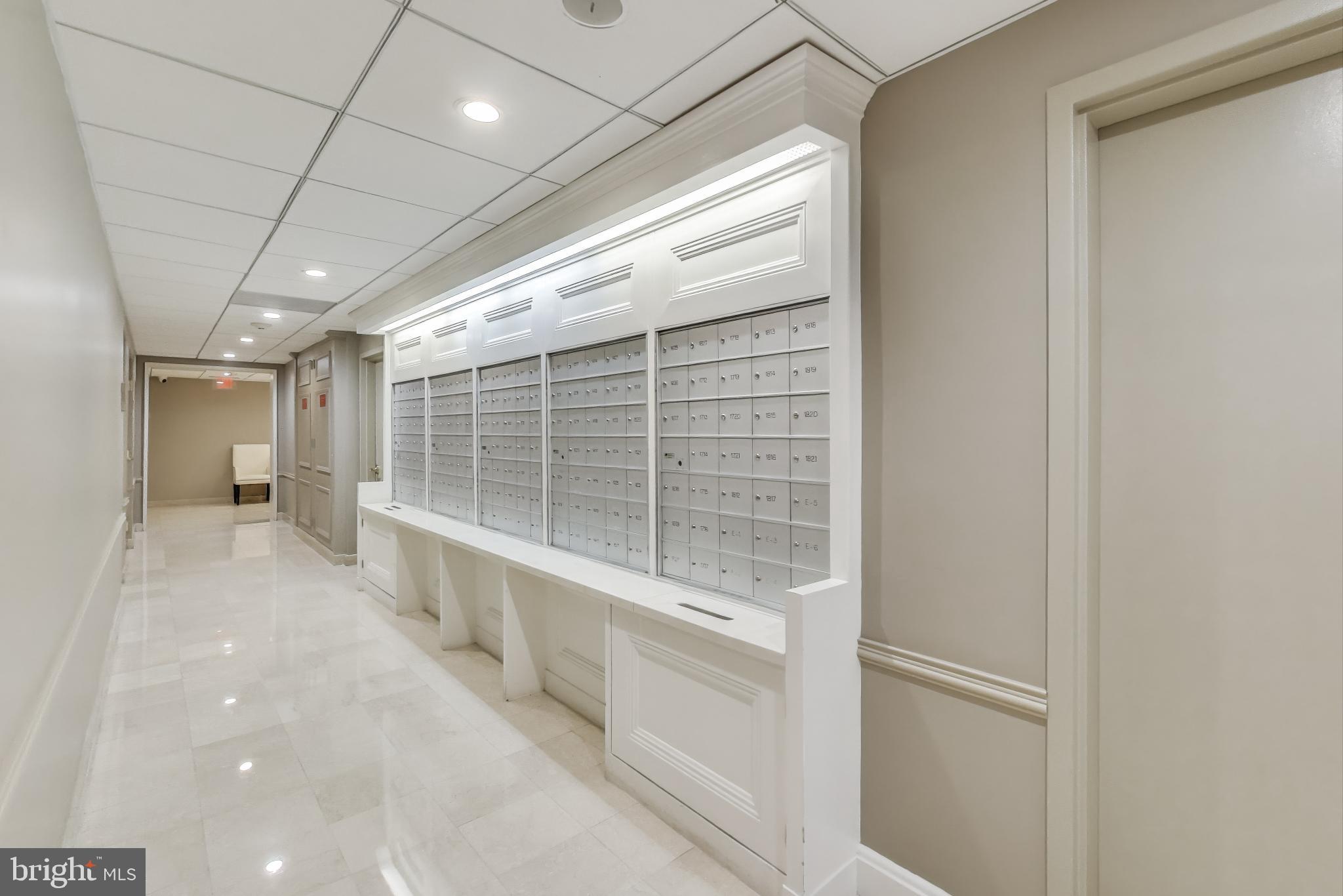 THE ELIZABETH - Residential Lease