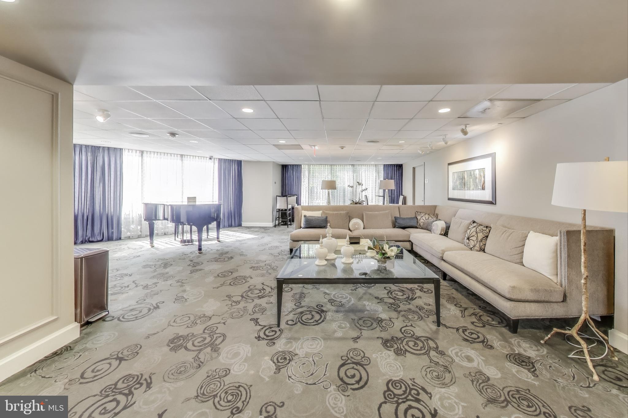 THE ELIZABETH - Residential Lease