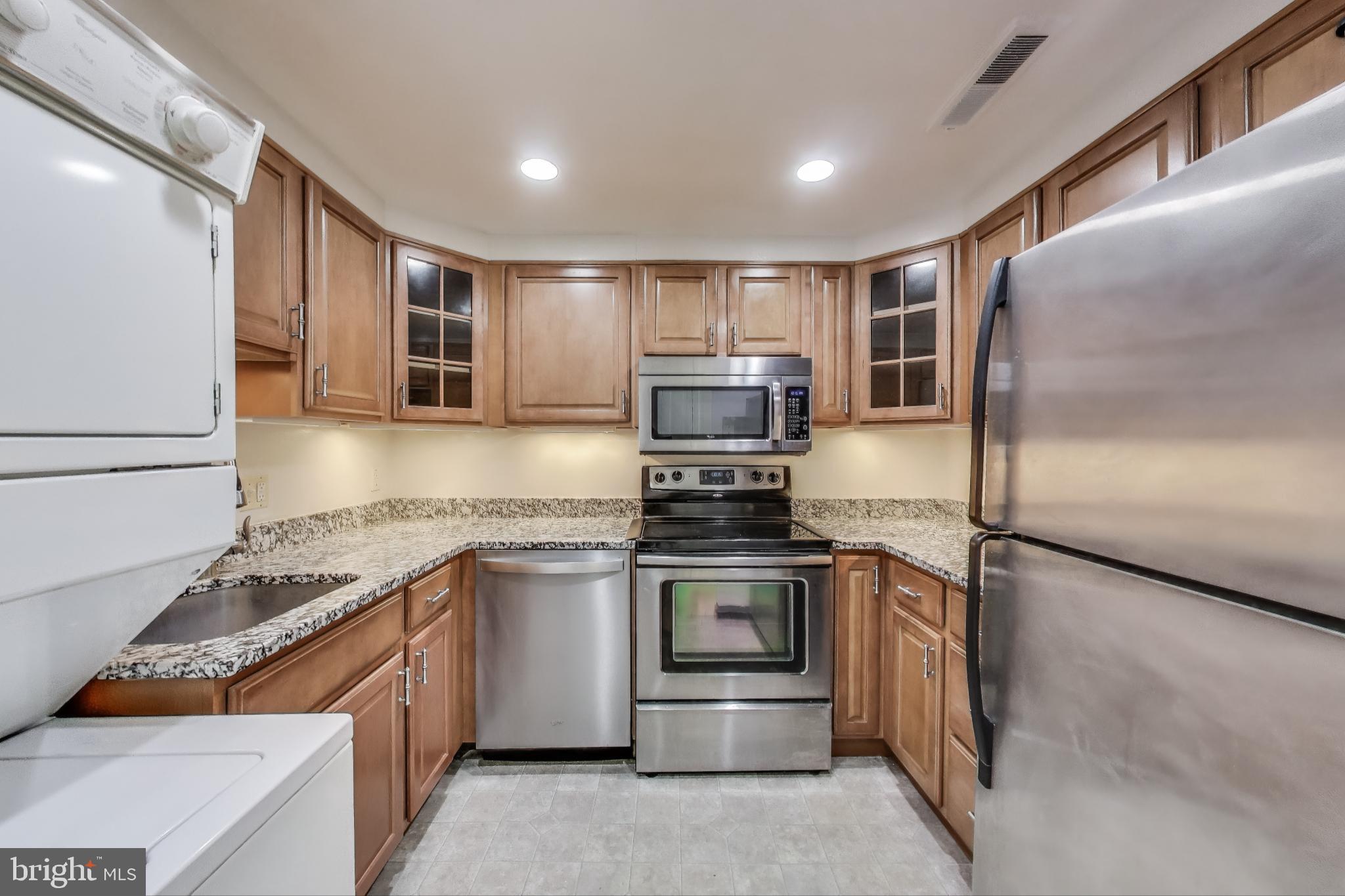 THE ELIZABETH - Residential Lease