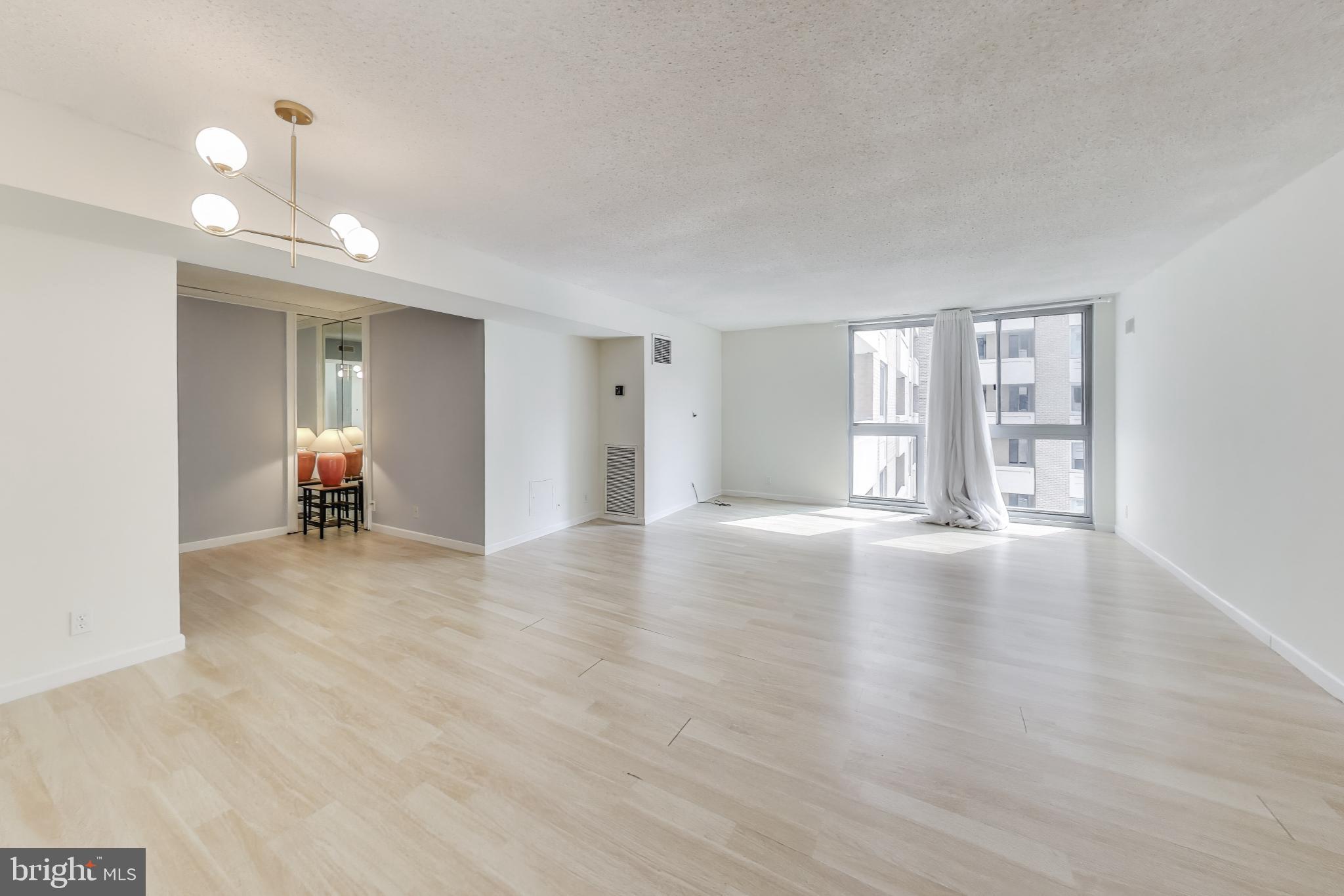 THE ELIZABETH - Residential Lease