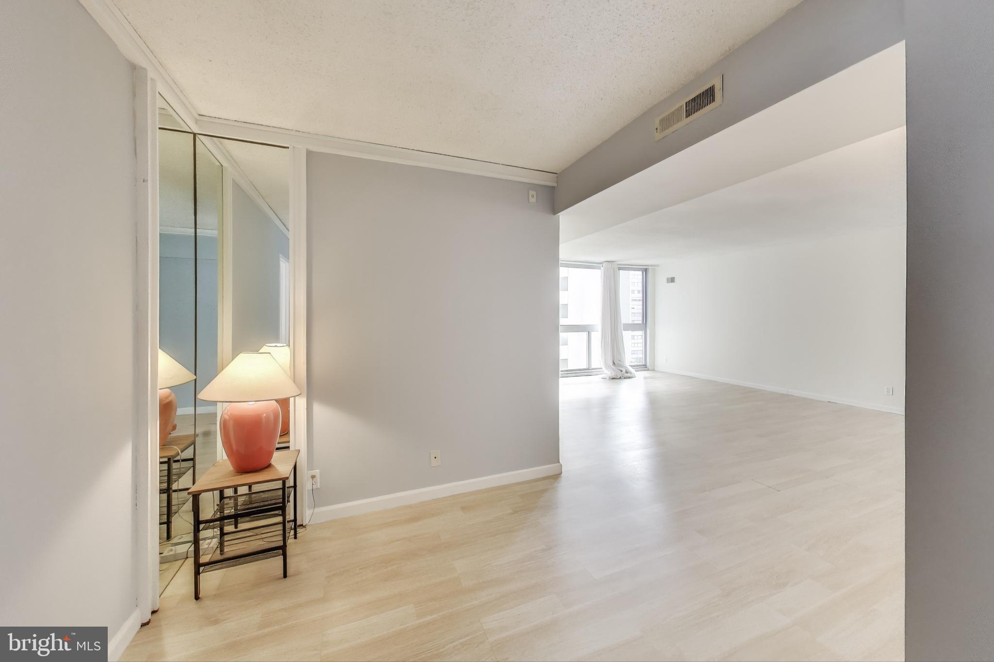 THE ELIZABETH - Residential Lease