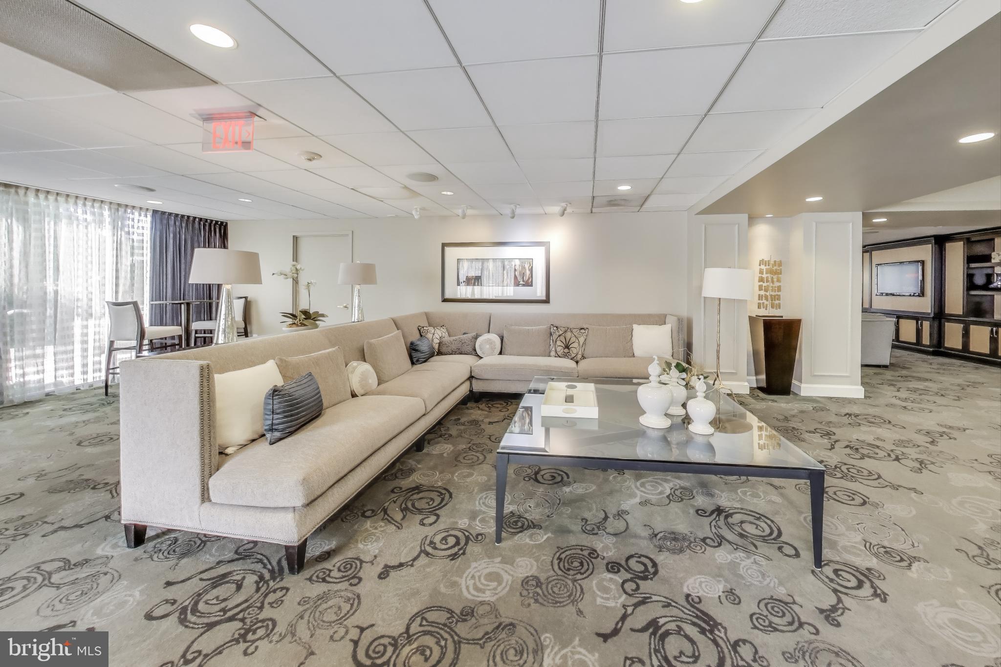 THE ELIZABETH - Residential Lease