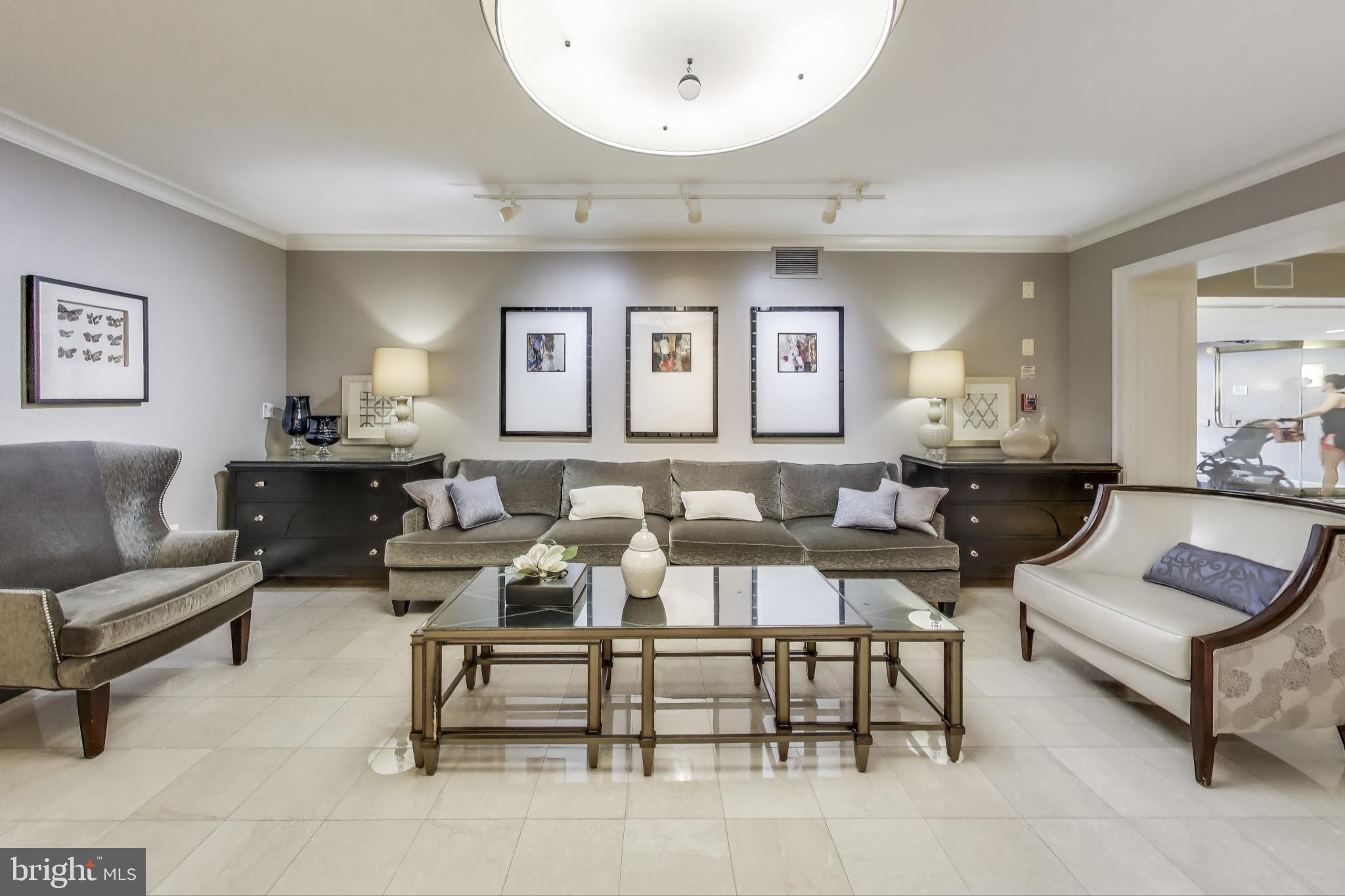 THE ELIZABETH - Residential Lease