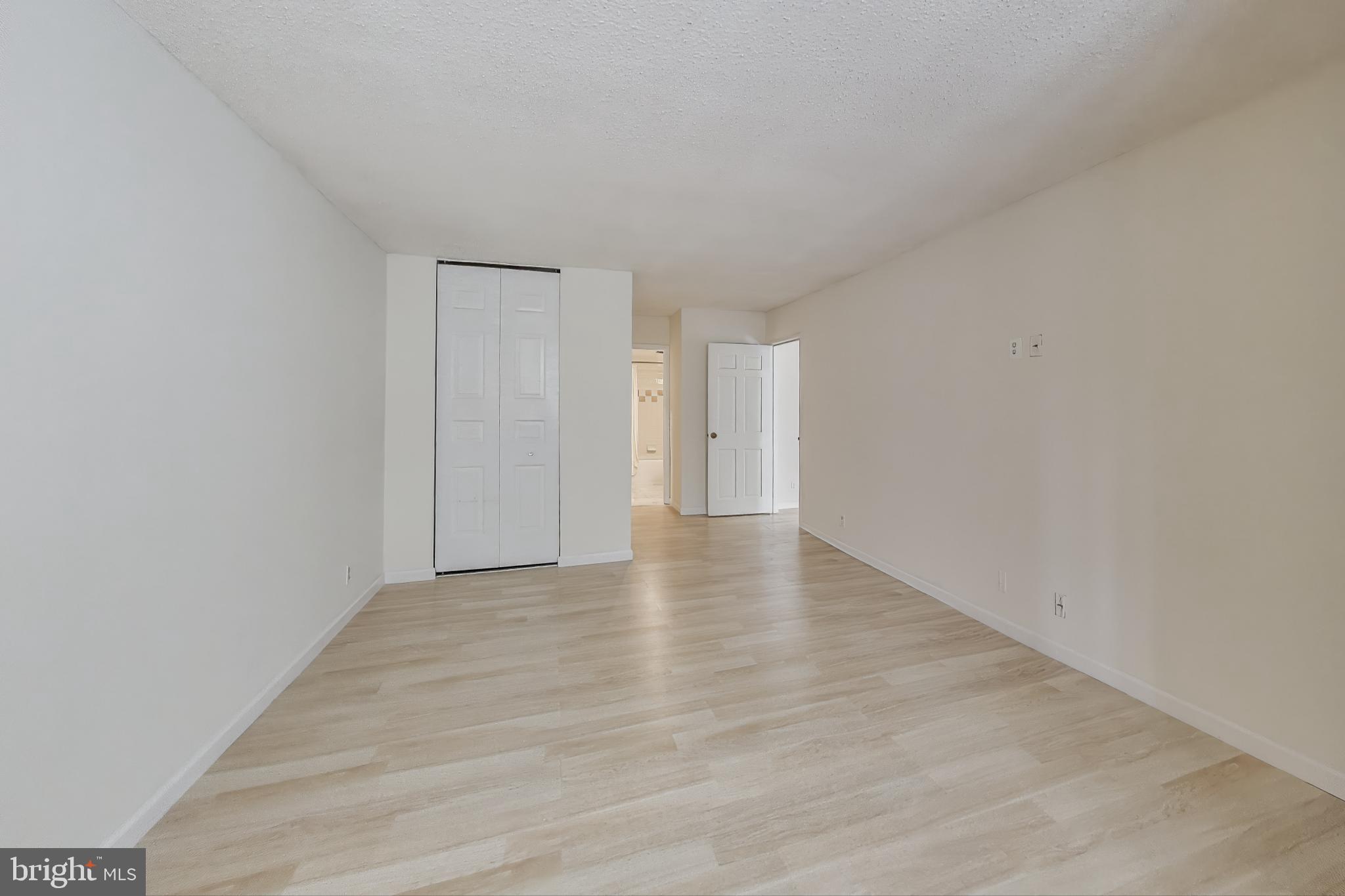 THE ELIZABETH - Residential Lease