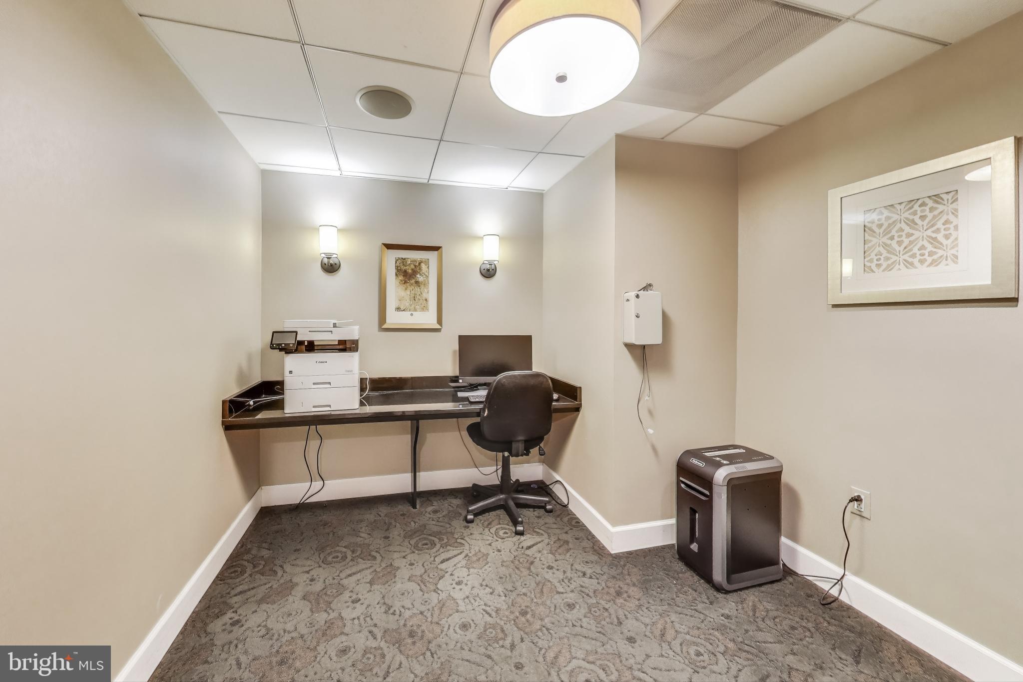 THE ELIZABETH - Residential Lease