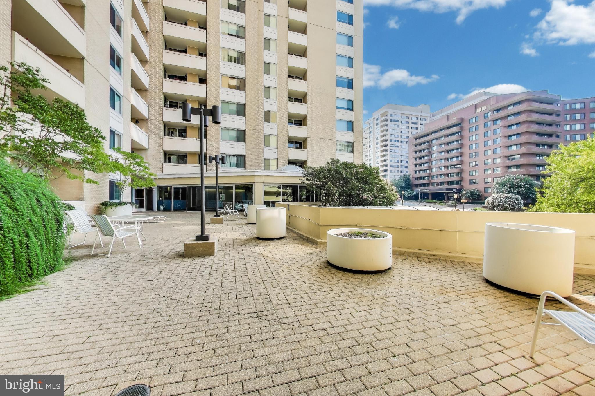 THE ELIZABETH - Residential Lease