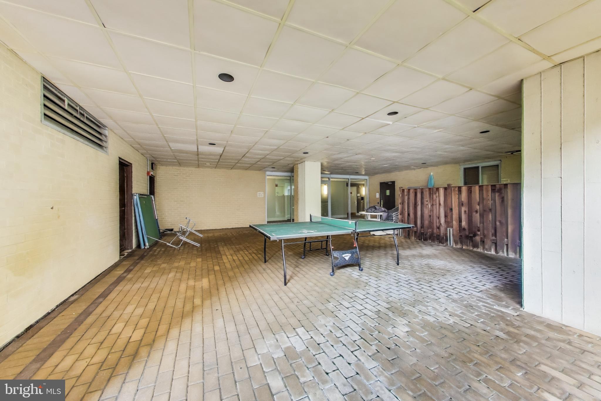 THE ELIZABETH - Residential Lease