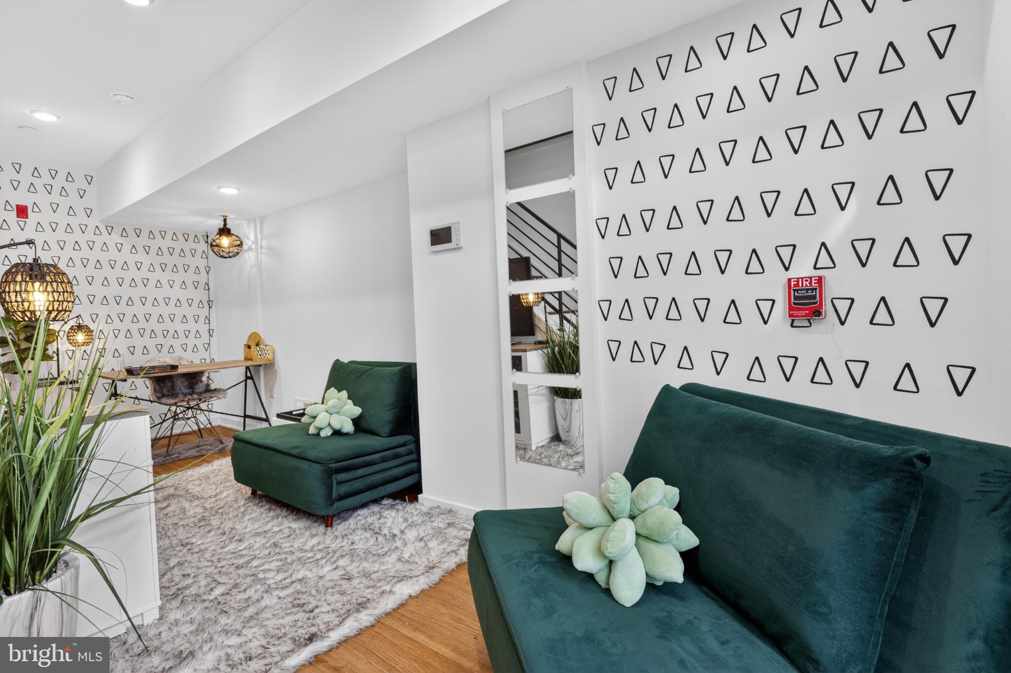 4727 WALNUT STREET 1