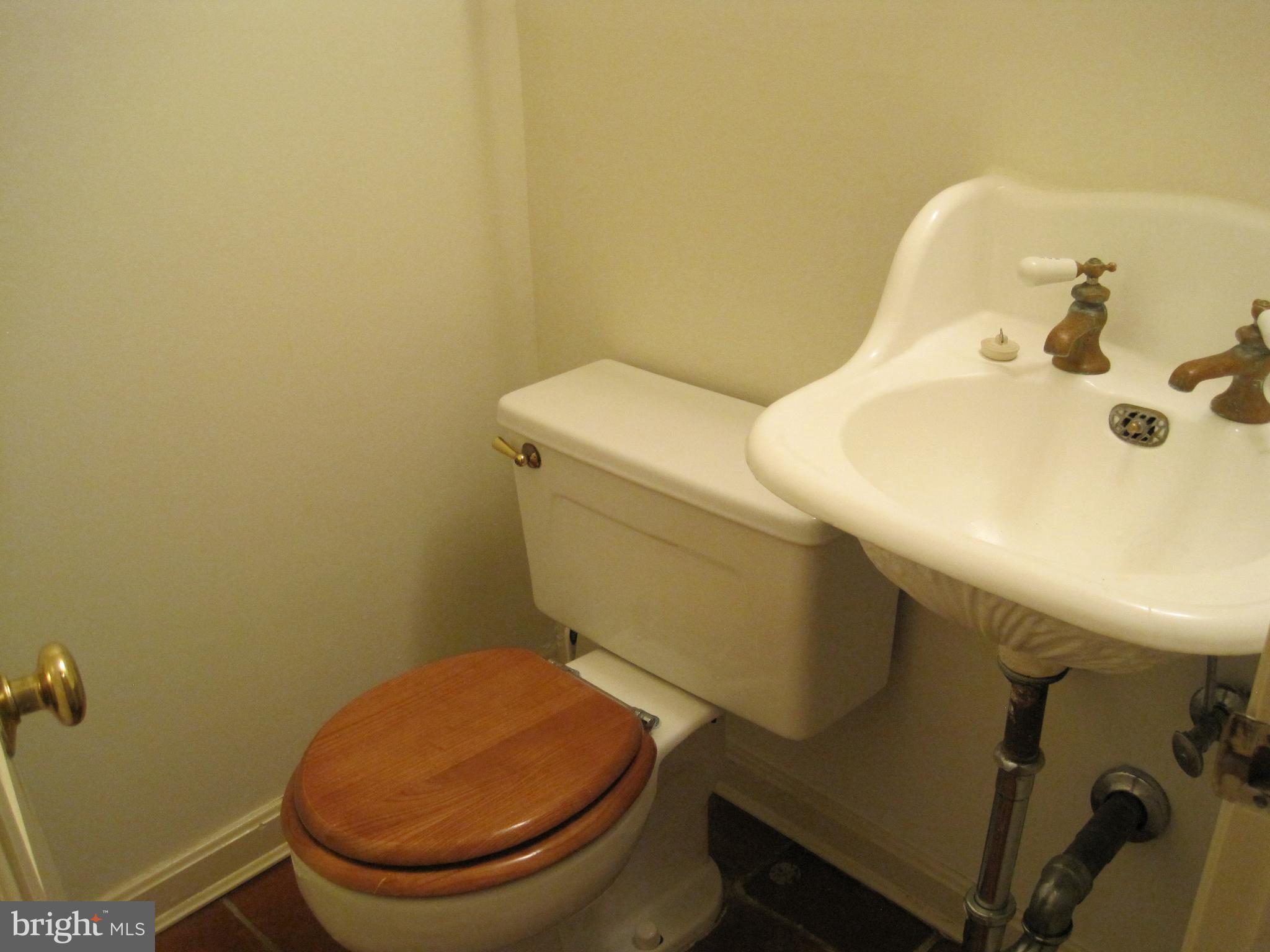 OLD TOWN - Residential Lease