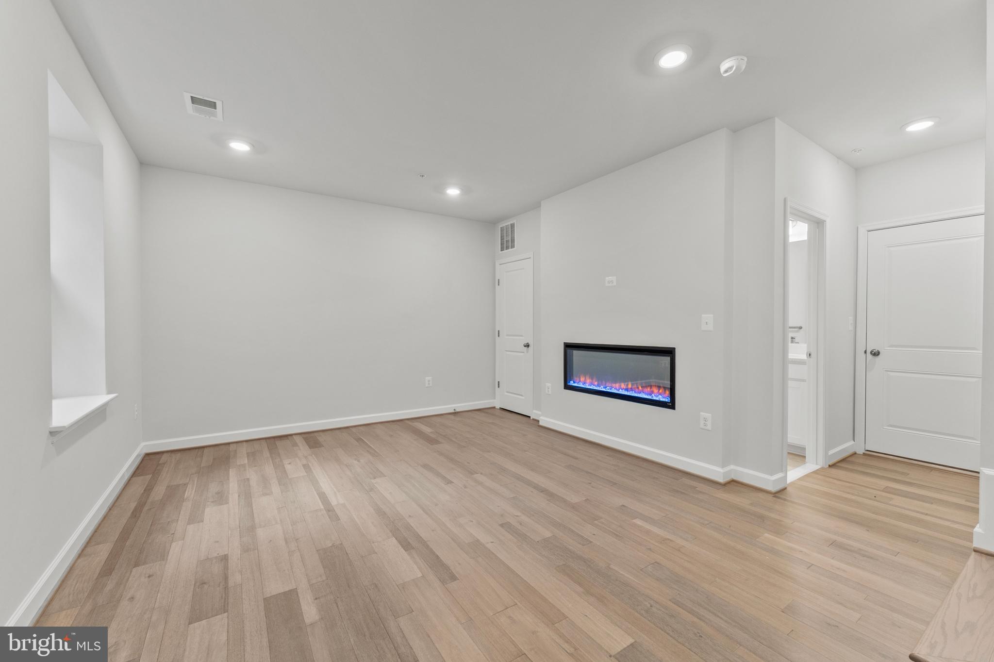 POTOMAC OVERLOOK AT NATIONAL HARBOR - Residential