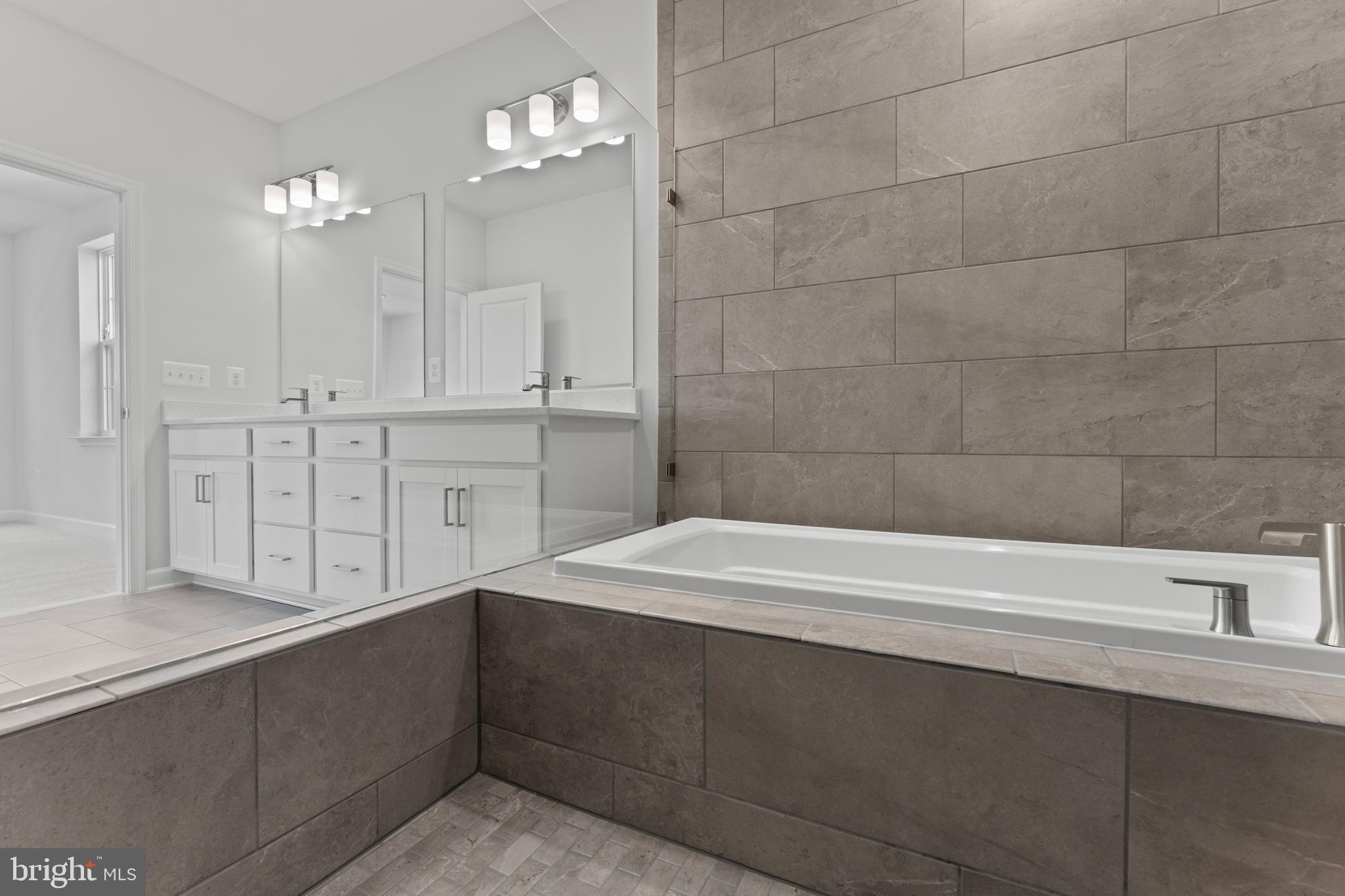 POTOMAC OVERLOOK AT NATIONAL HARBOR - Residential