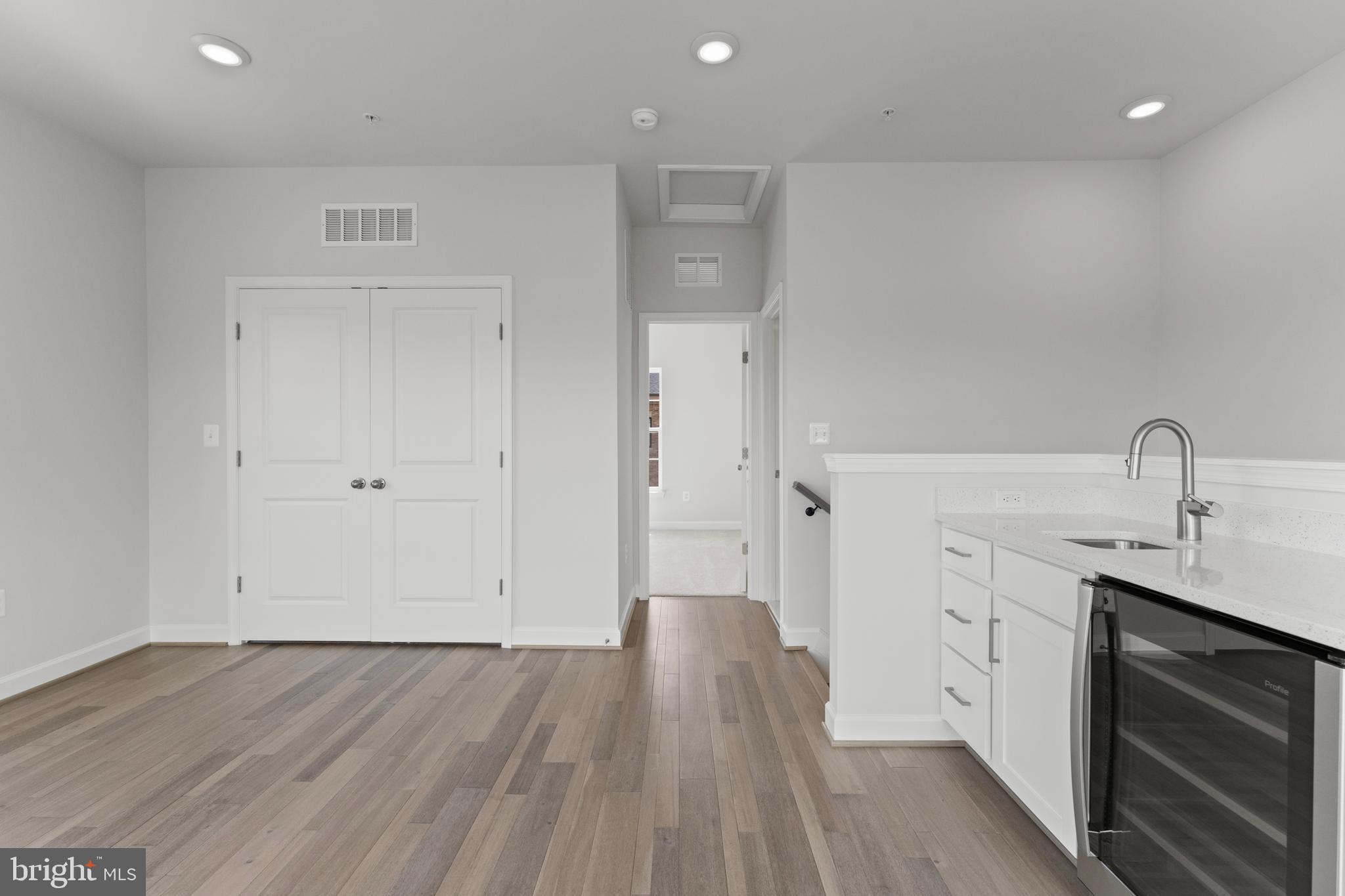 POTOMAC OVERLOOK AT NATIONAL HARBOR - Residential