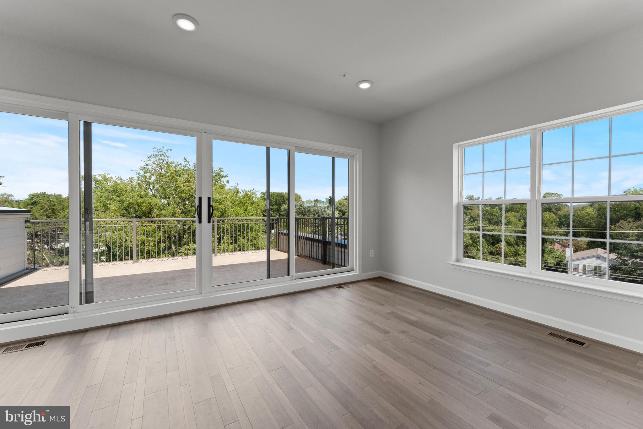 POTOMAC OVERLOOK AT NATIONAL HARBOR - Residential