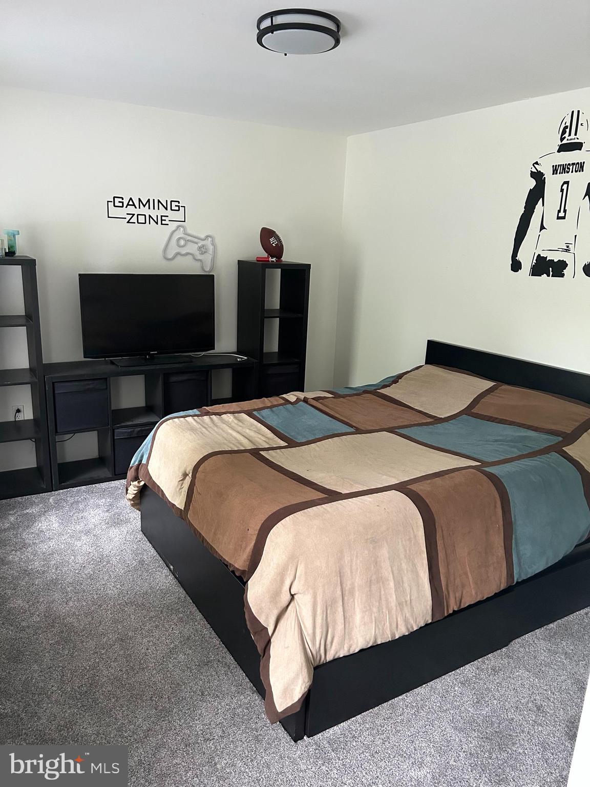 STRAWBERRY HILLS - Residential