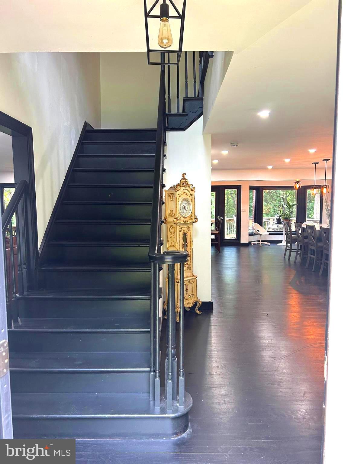 STRAWBERRY HILLS - Residential