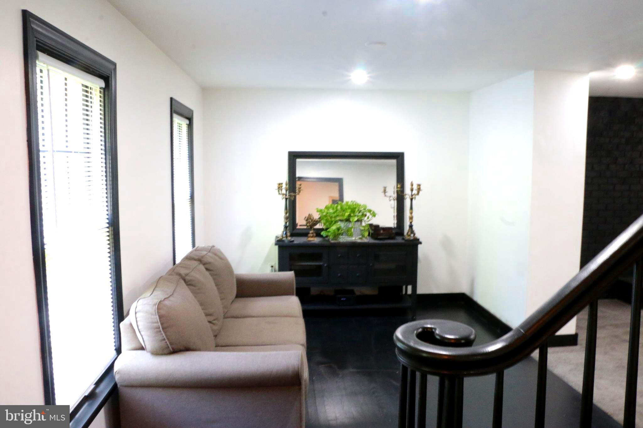 STRAWBERRY HILLS - Residential