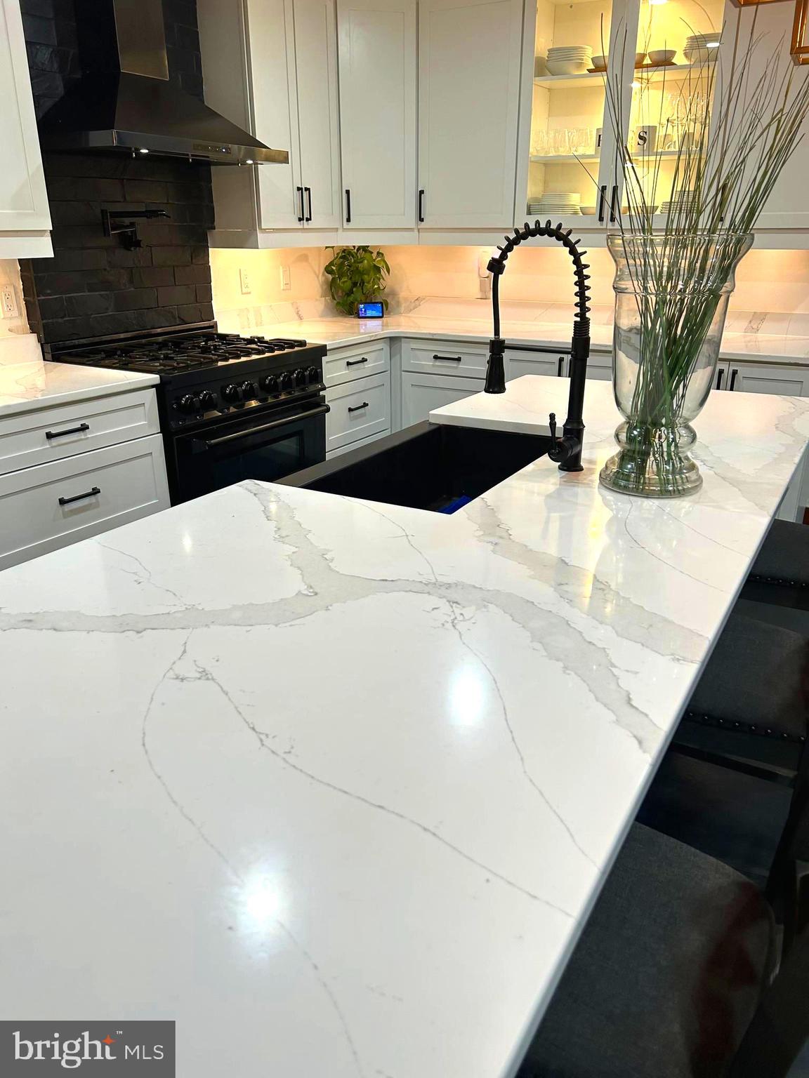 STRAWBERRY HILLS - Residential