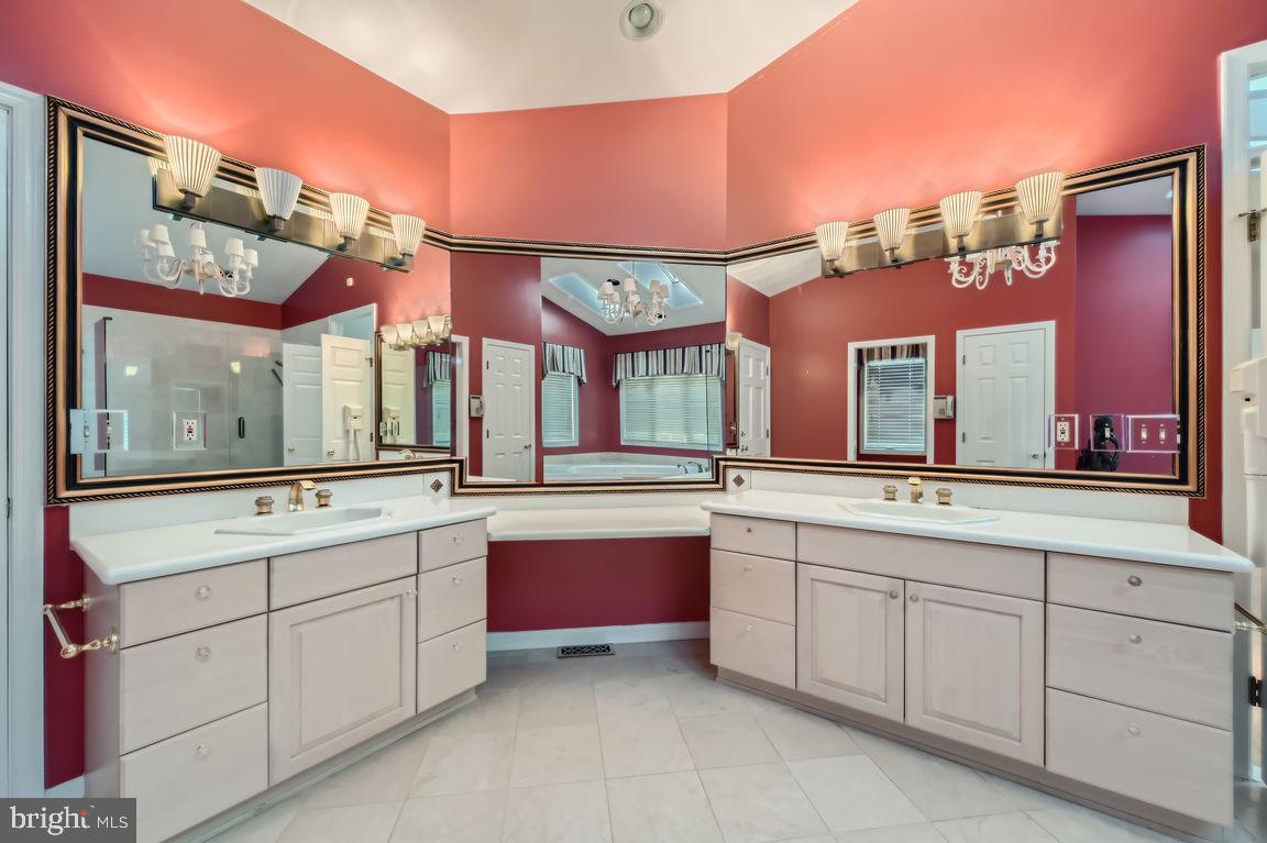 WORTHINGTON GREEN - Residential