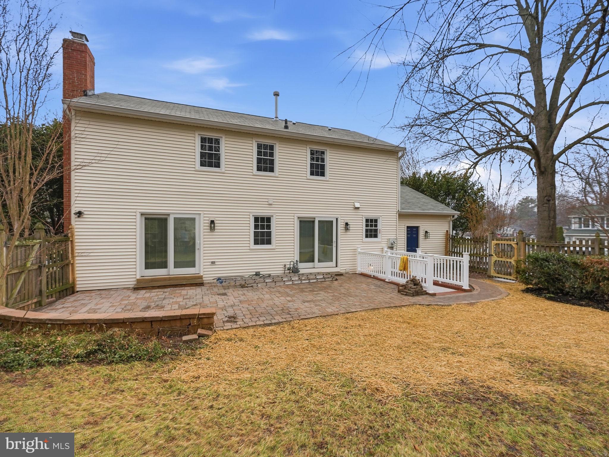 LAKE BRADDOCK - Residential