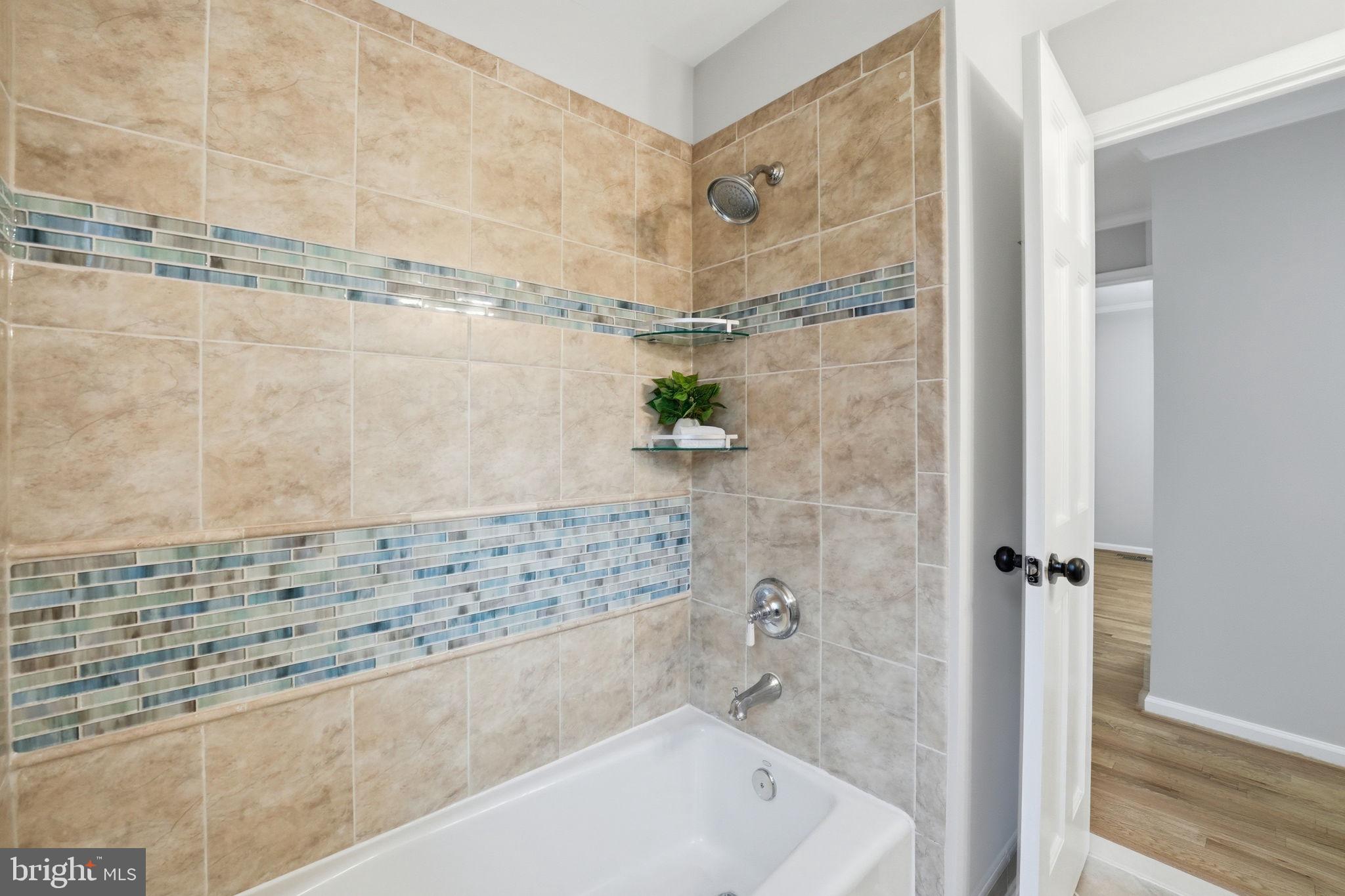 LAKE BRADDOCK - Residential