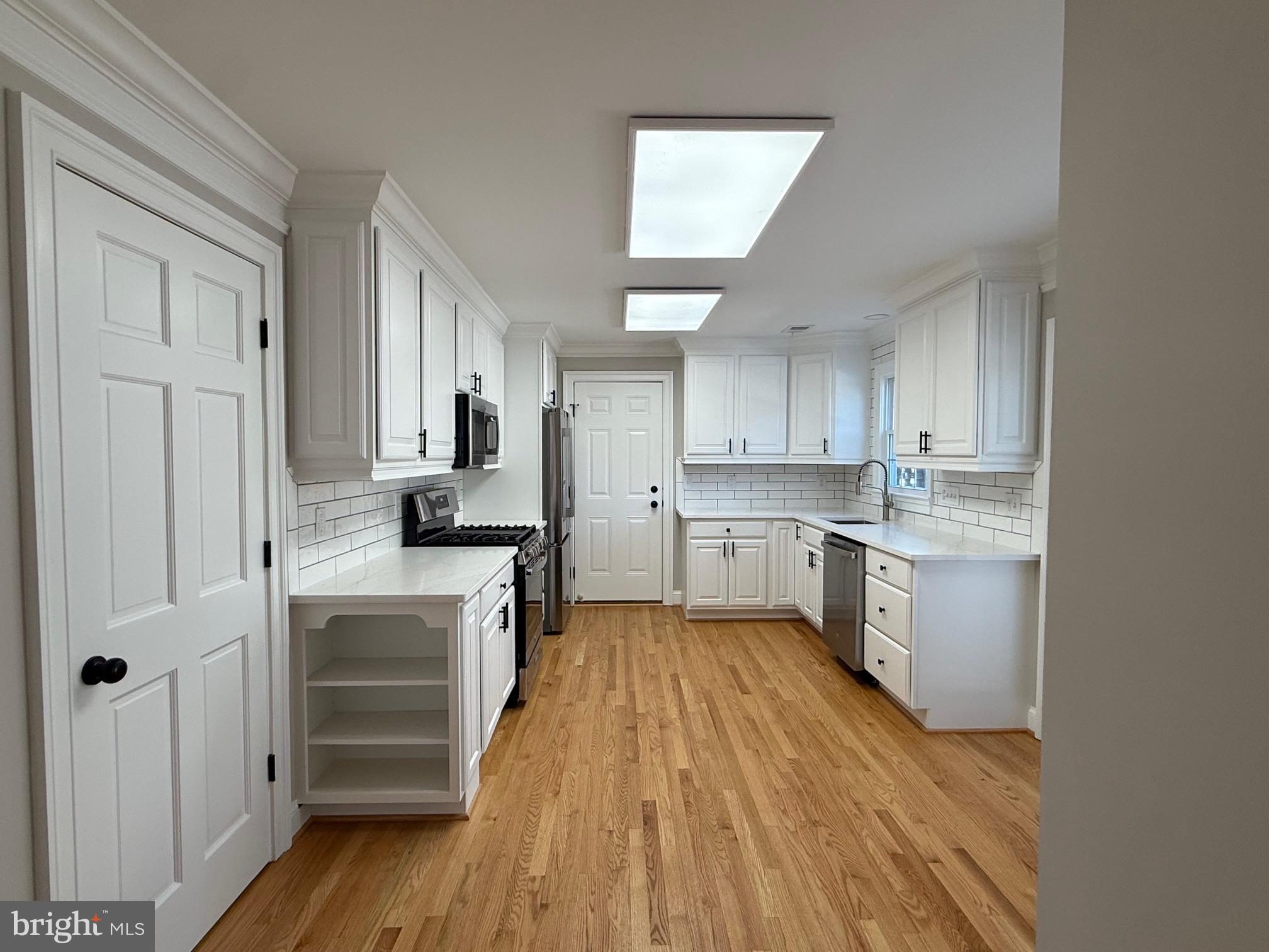 Search Homes 3 9438 WALLINGFORD DRIVE