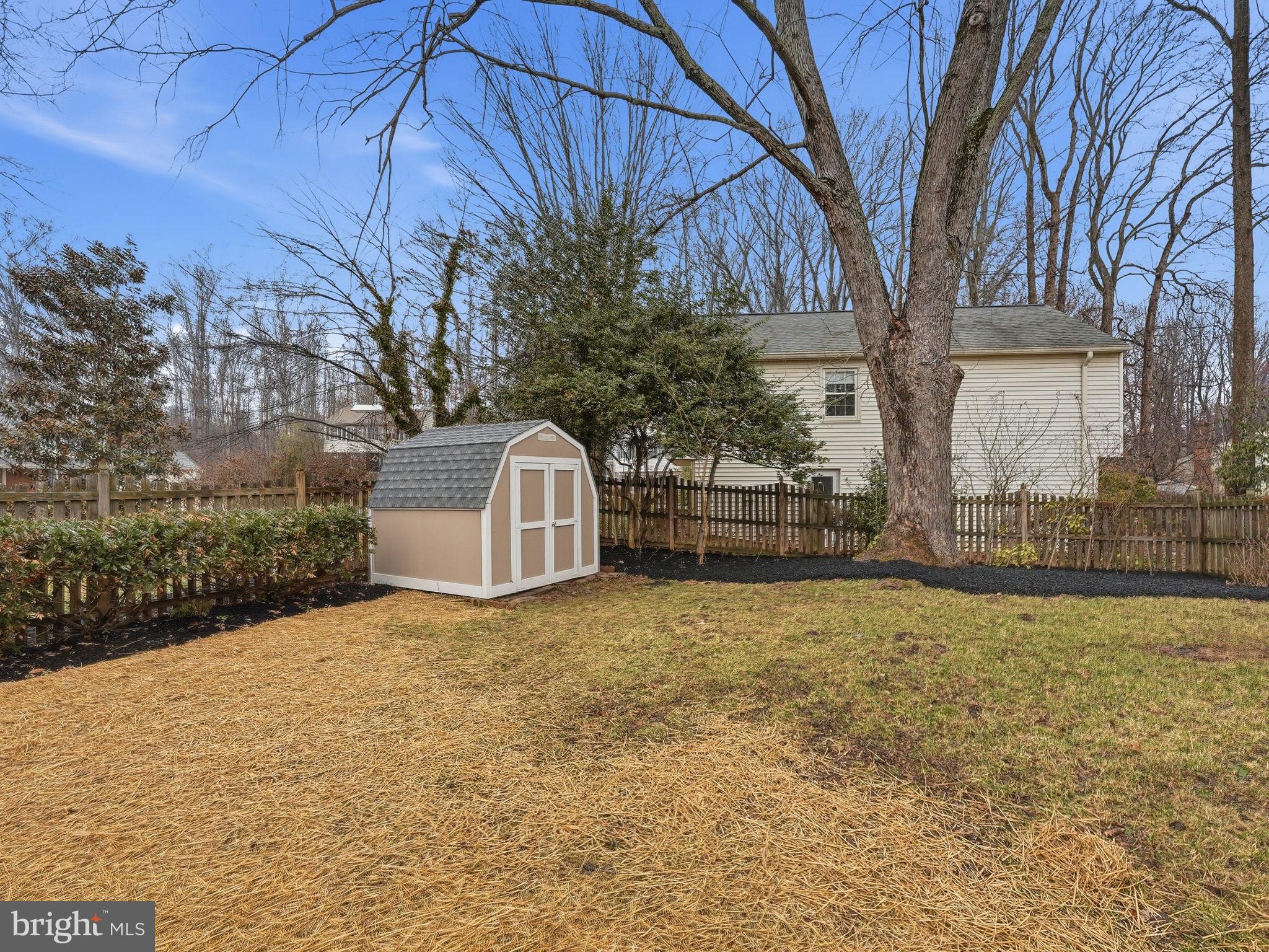 LAKE BRADDOCK - Residential