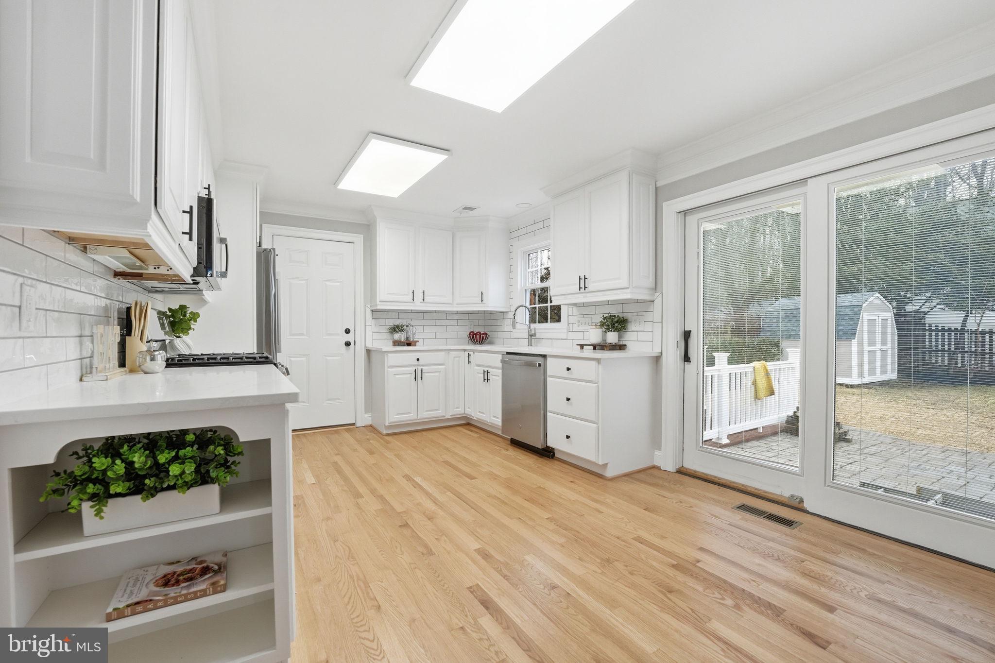 LAKE BRADDOCK - Residential