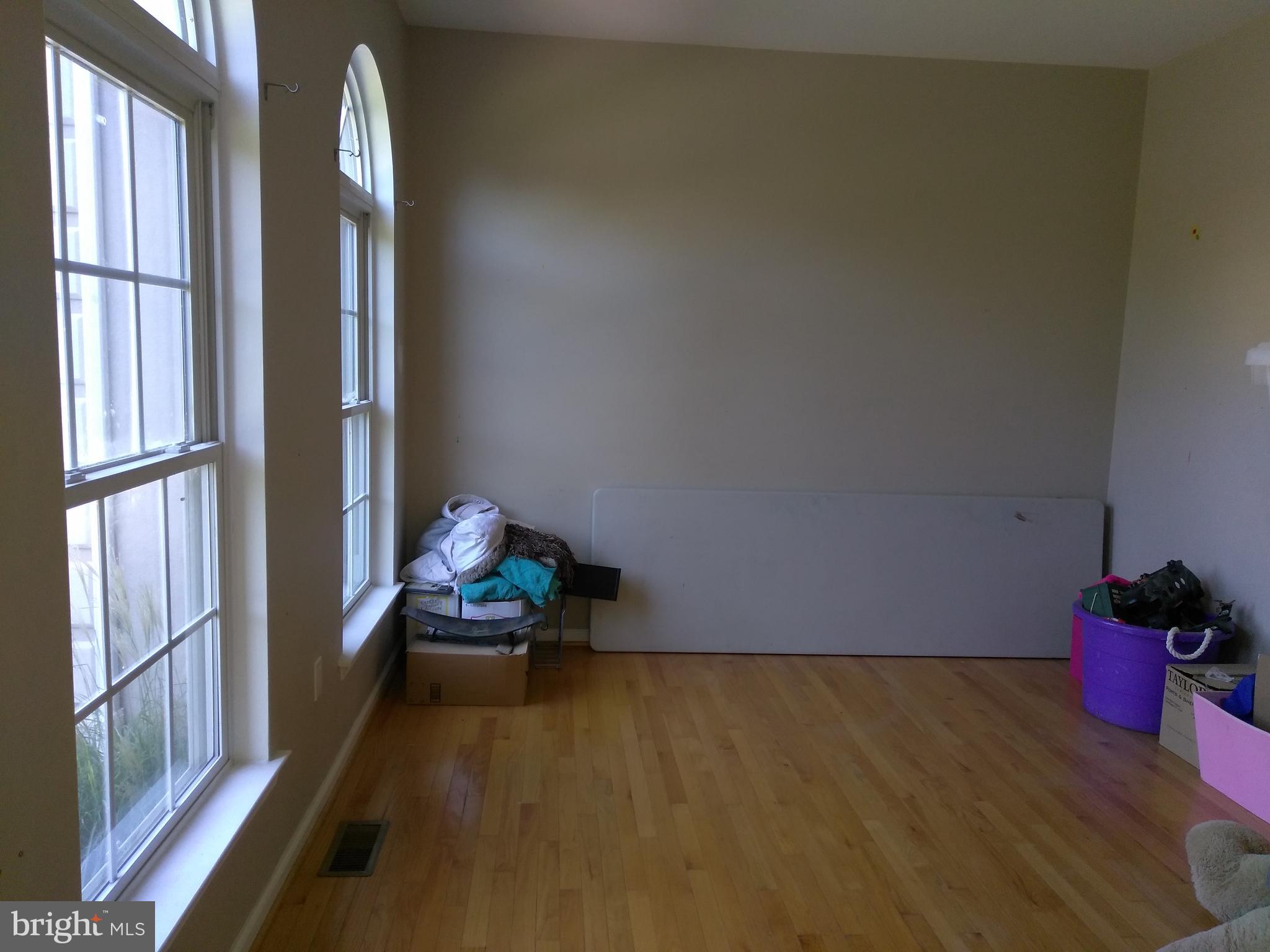 SOUTHAMPTON HGHTS - Residential