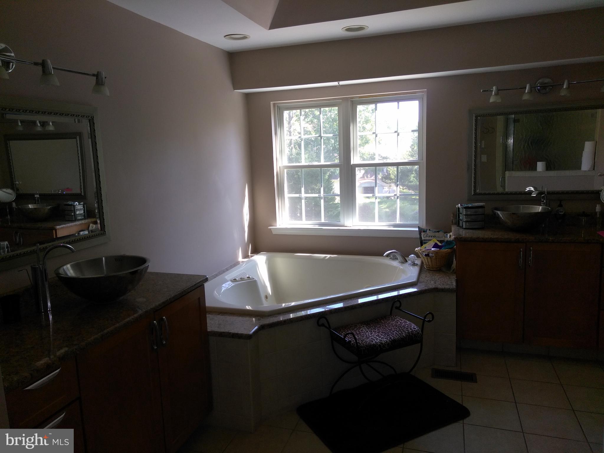 SOUTHAMPTON HGHTS - Residential