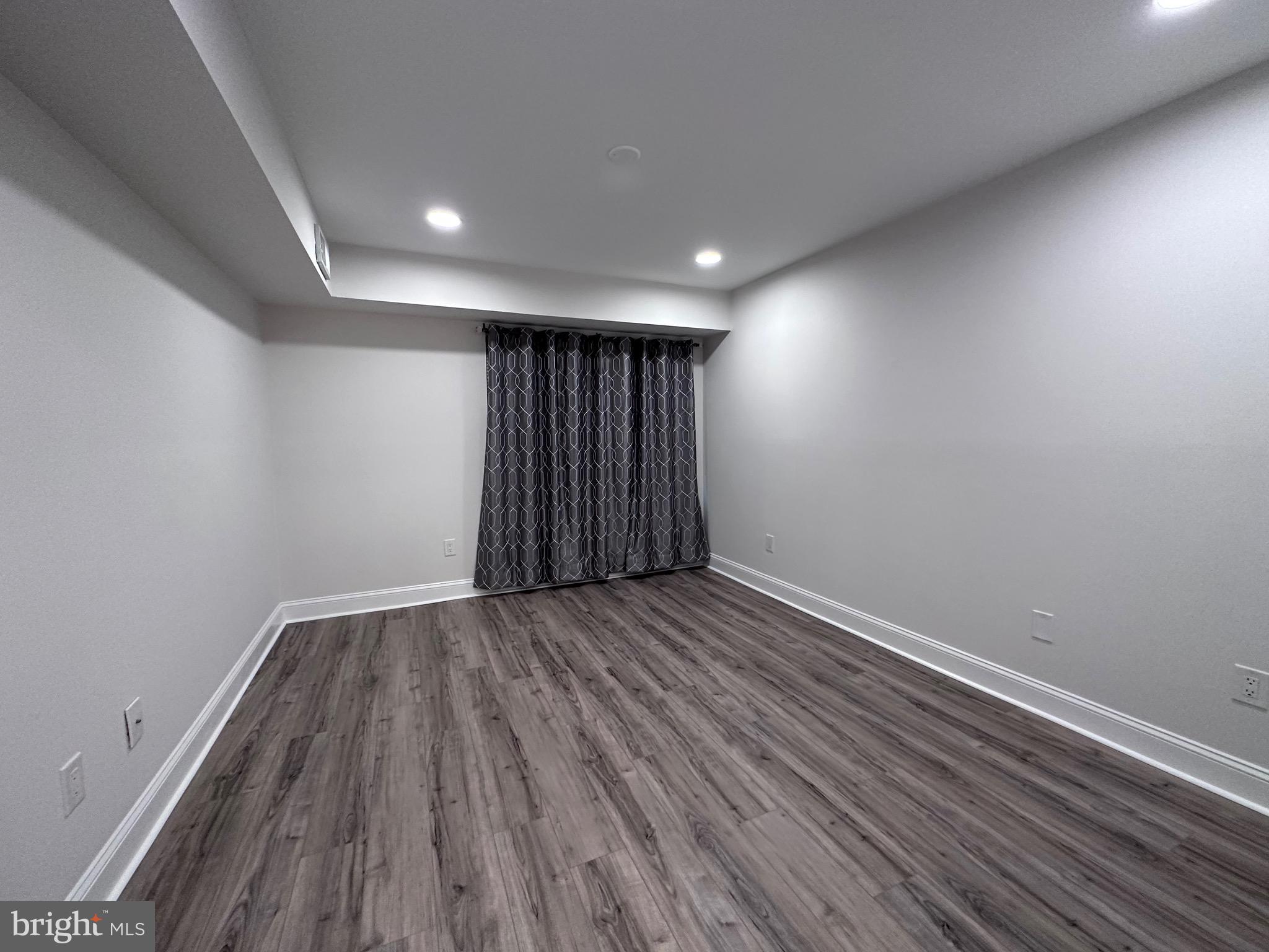 VILLAGE SHIRES - Residential Lease