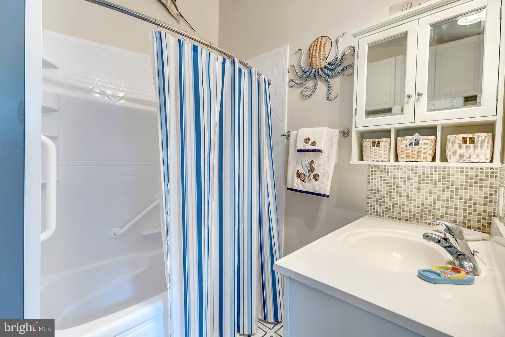 SUN RETREATS REHOBOTH BAY - Residential