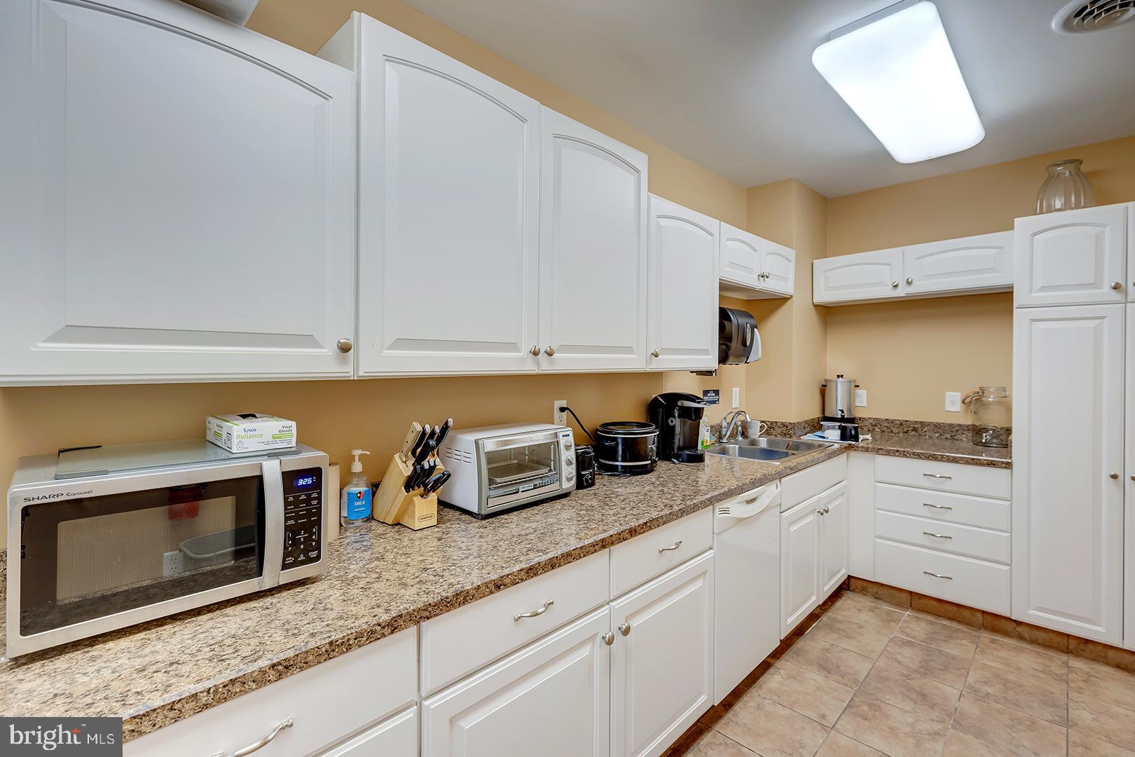 SUN RETREATS REHOBOTH BAY - Residential