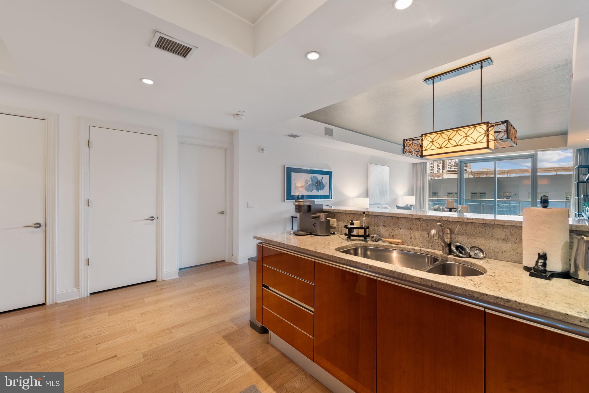 ROSSLYN - Residential