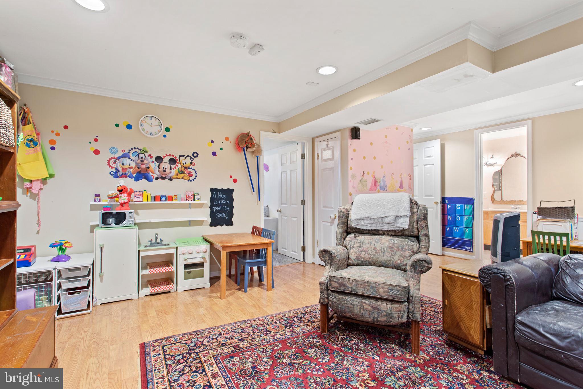 HARRIETT PARK - Residential