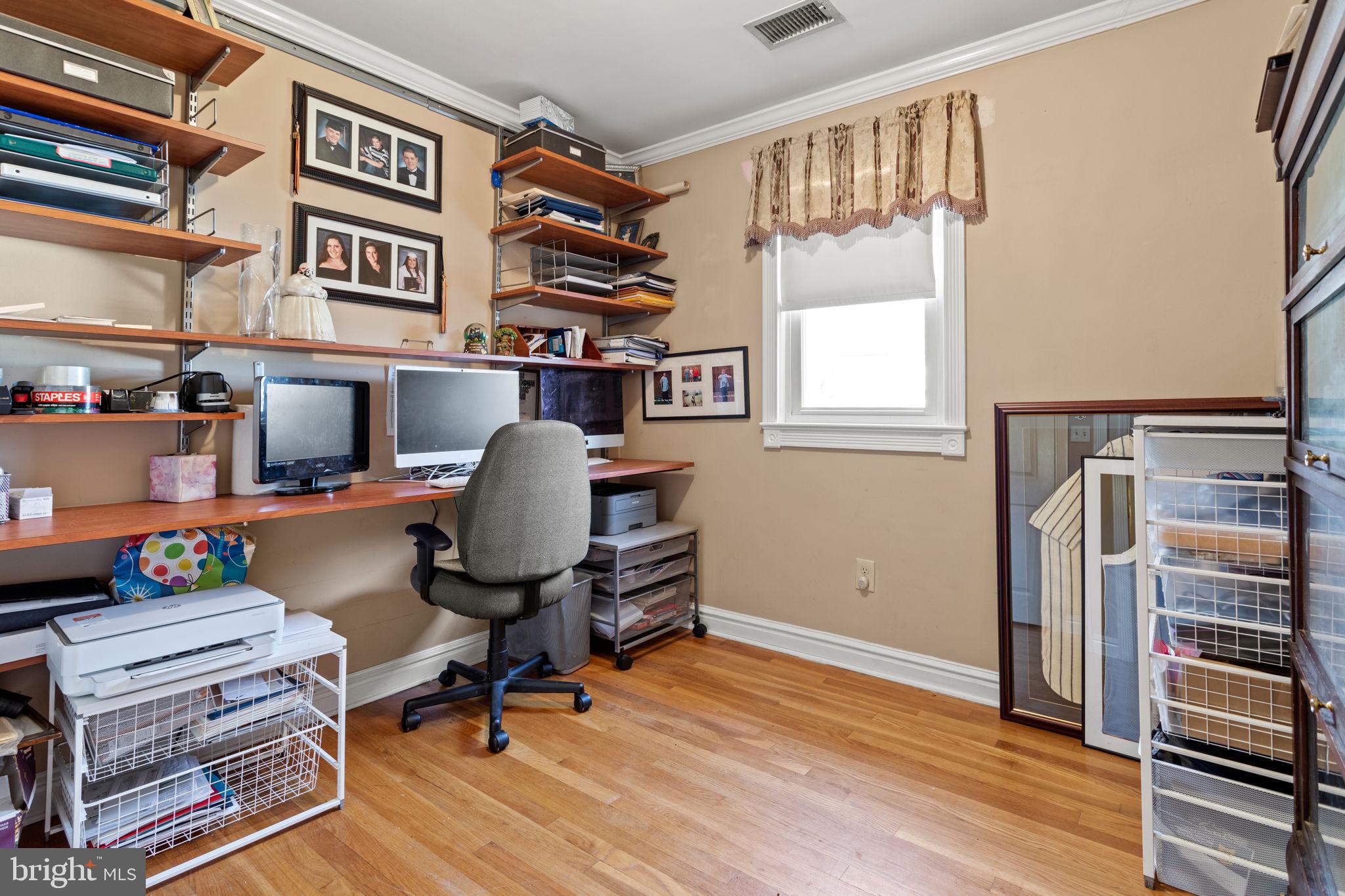 HARRIETT PARK - Residential