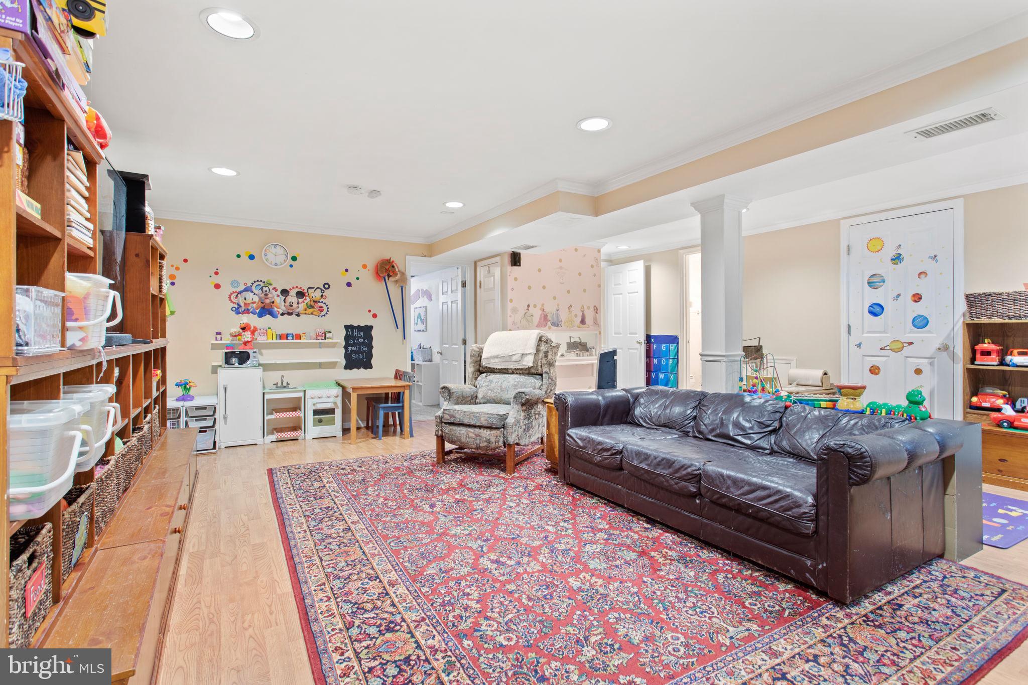 HARRIETT PARK - Residential