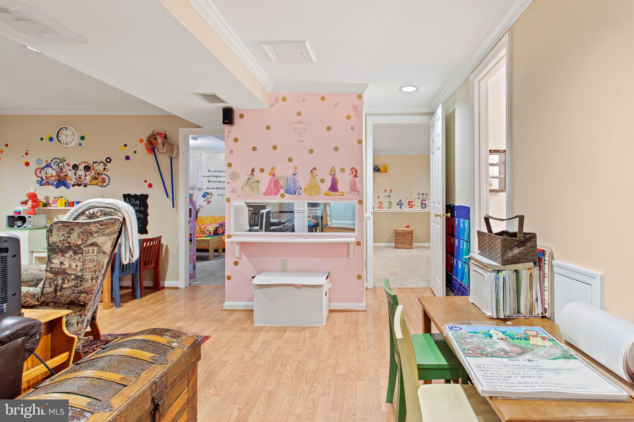 HARRIETT PARK - Residential