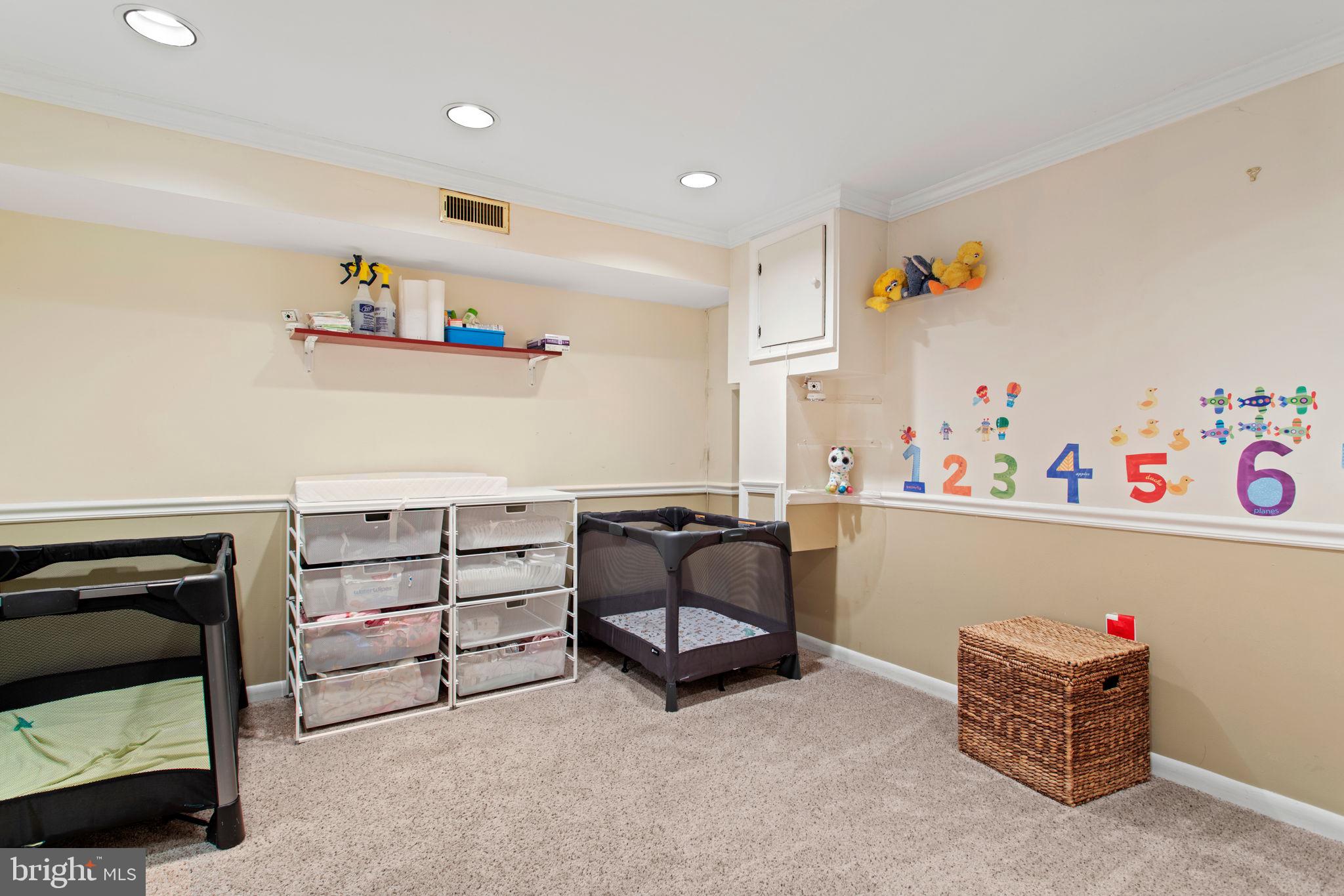 HARRIETT PARK - Residential