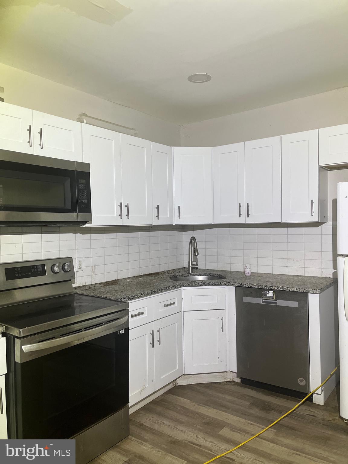 2602 W MONTGOMERY AVENUE