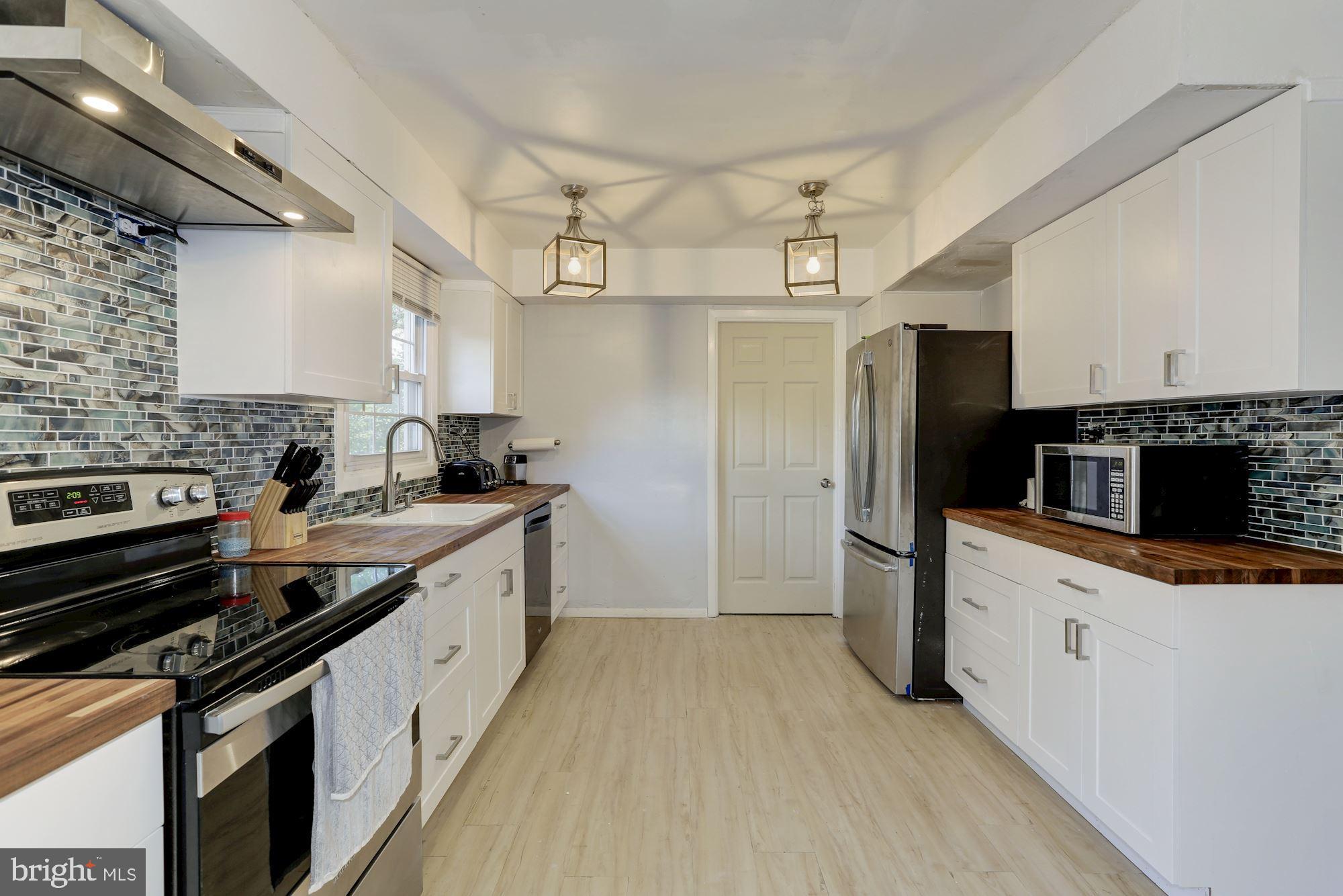 KENILWORTH - Residential