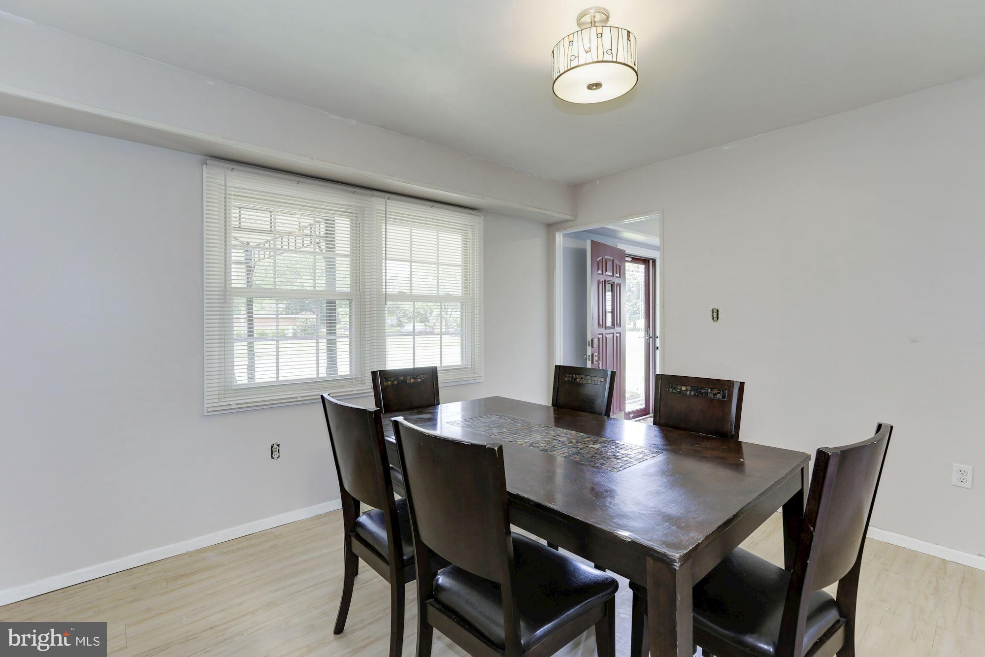 KENILWORTH - Residential