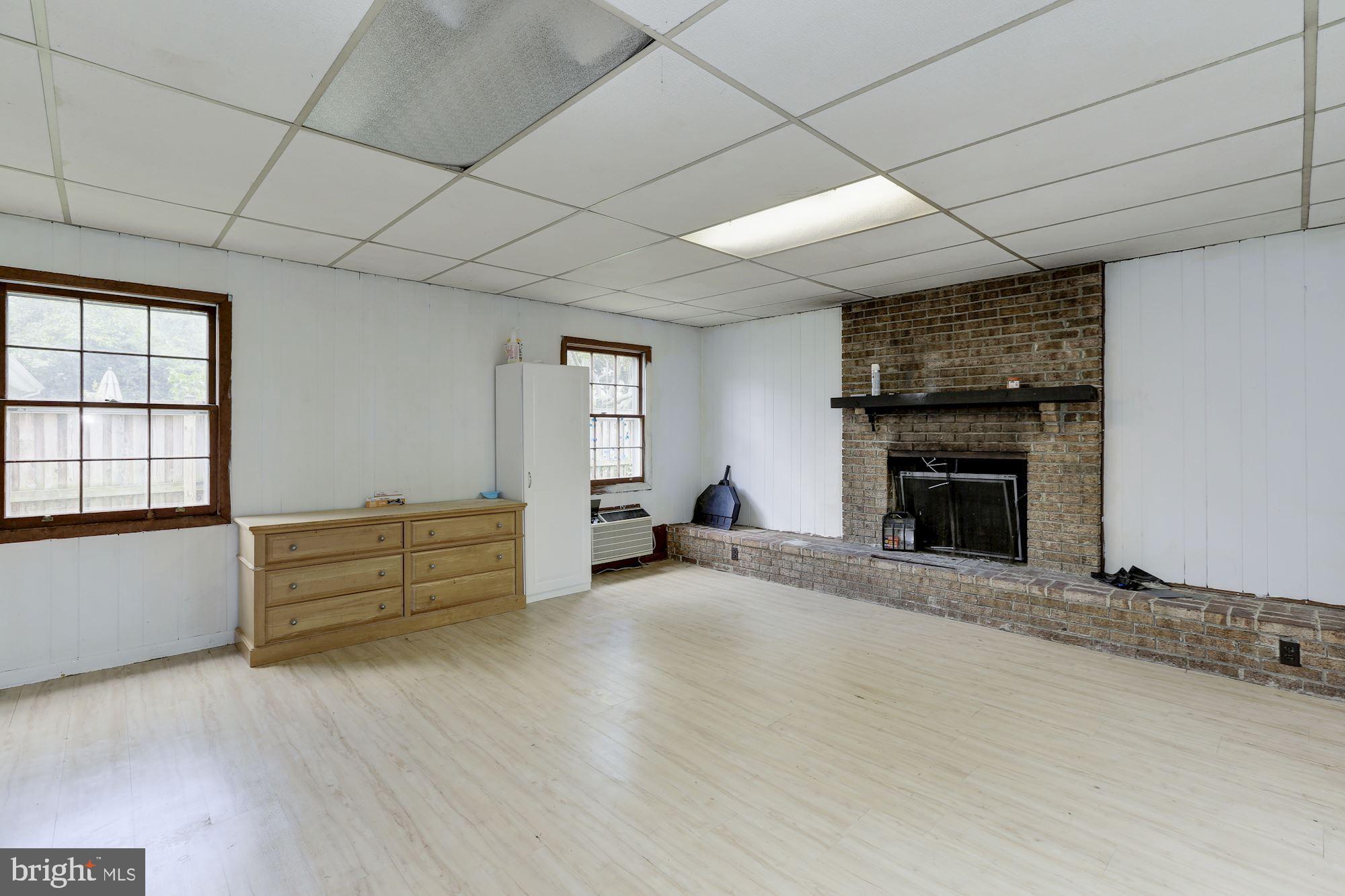 KENILWORTH - Residential